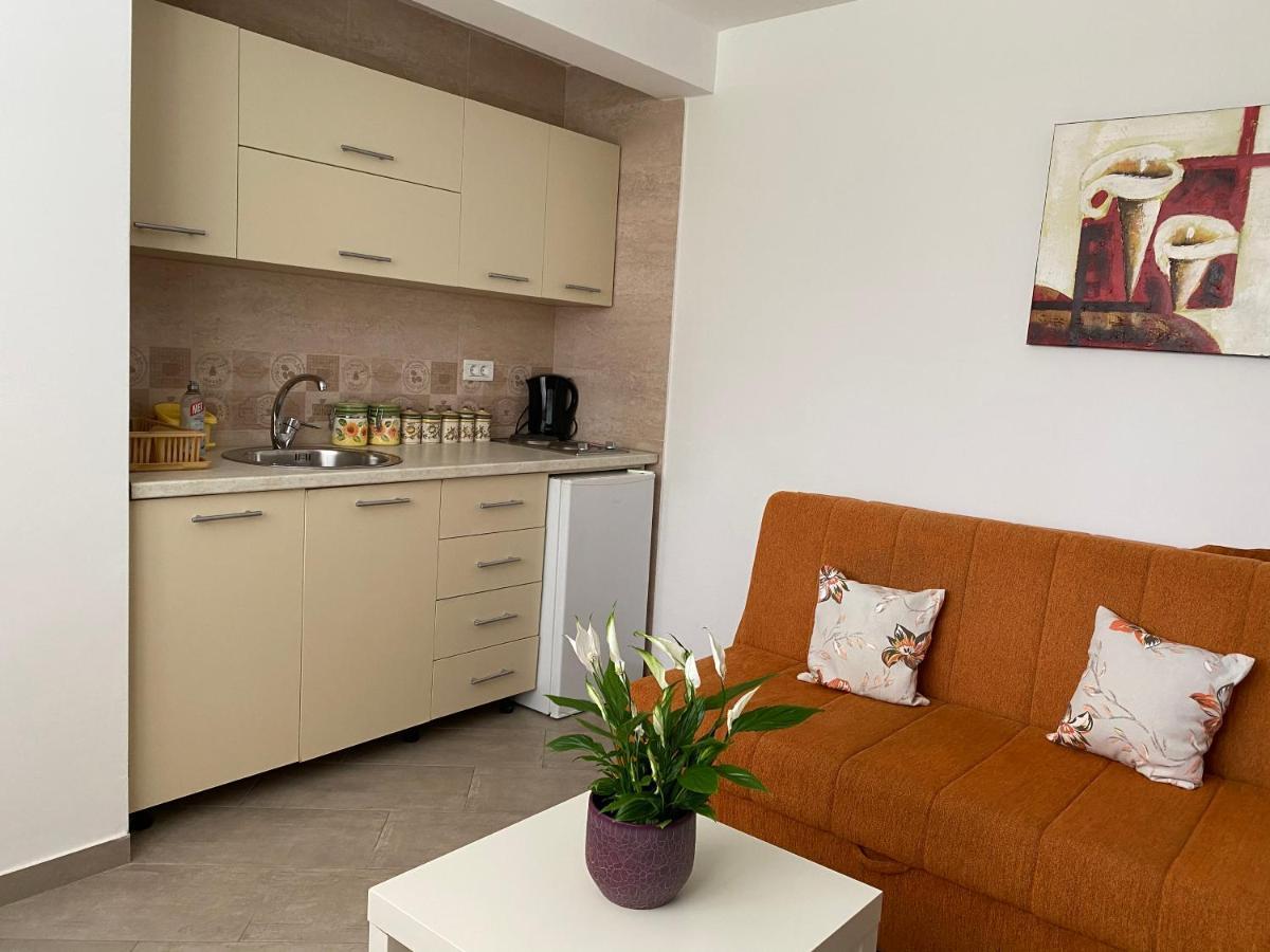 Dajkovic Apartmani Bar Buitenkant foto