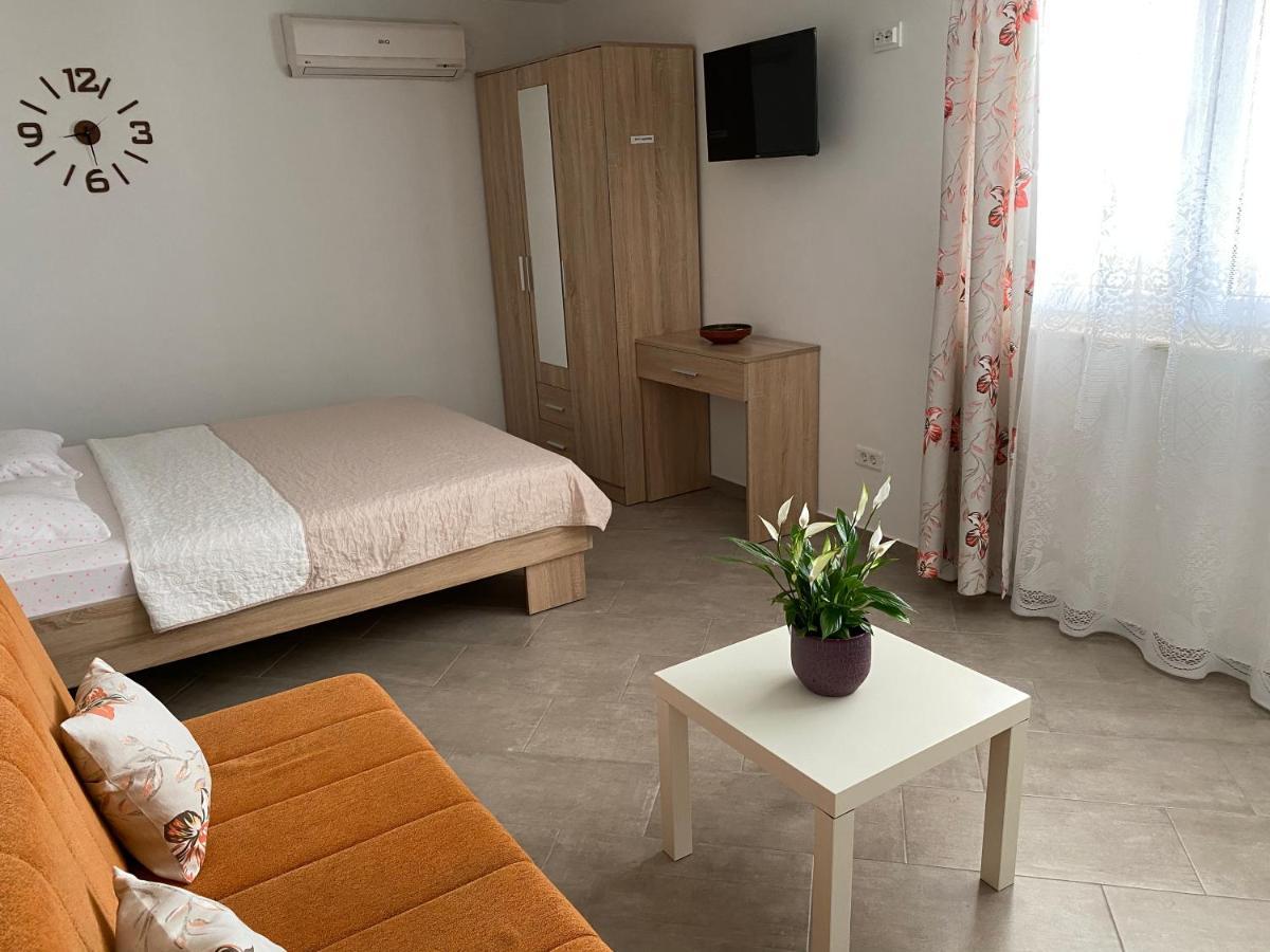Dajkovic Apartmani Bar Buitenkant foto